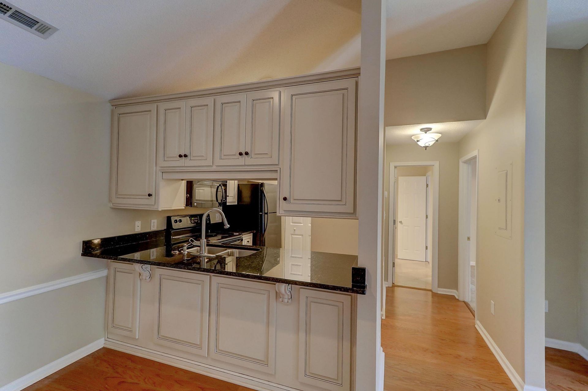 188 Midland Parkway Photo 8