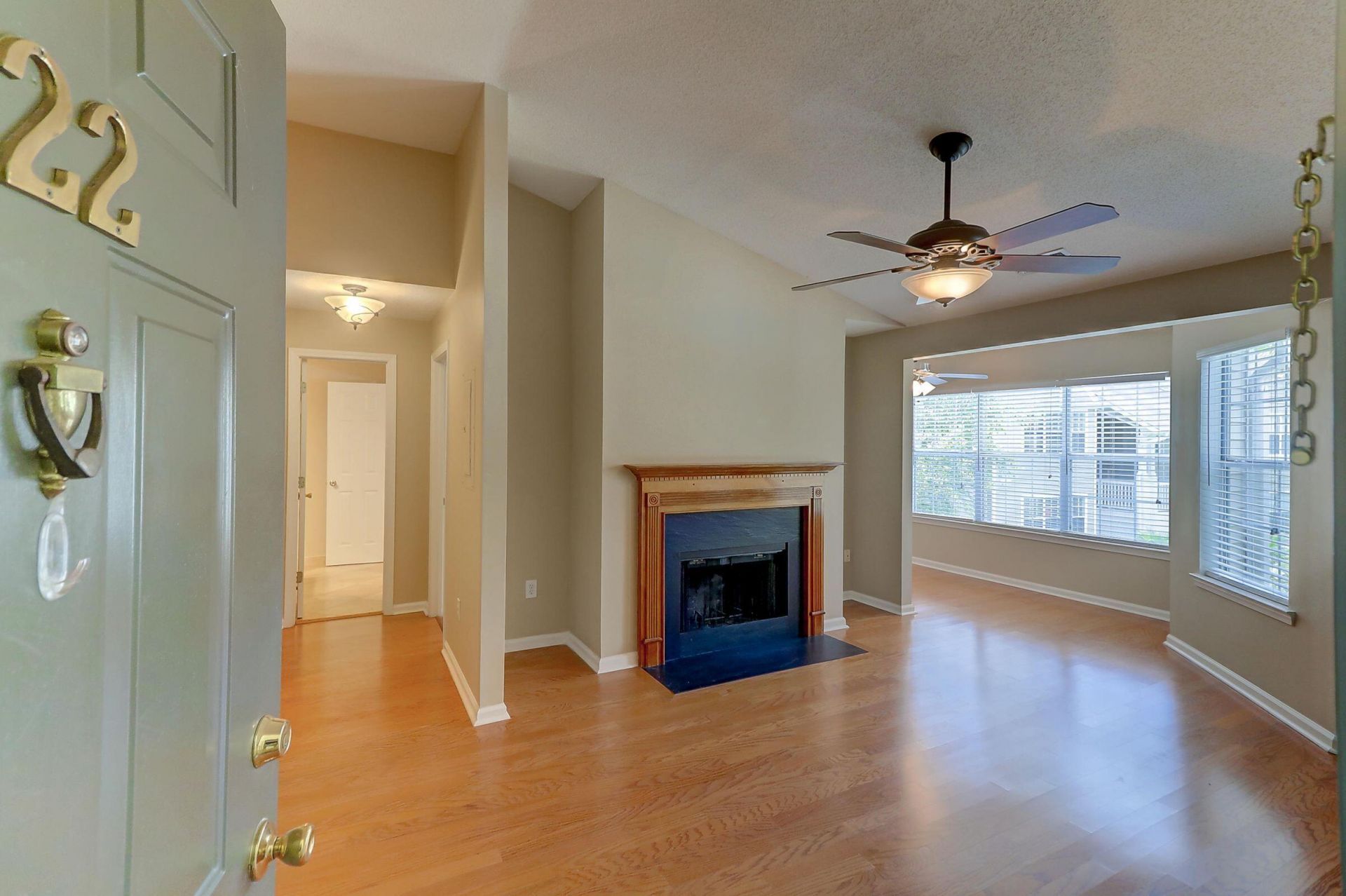 188 Midland Parkway Photo 9