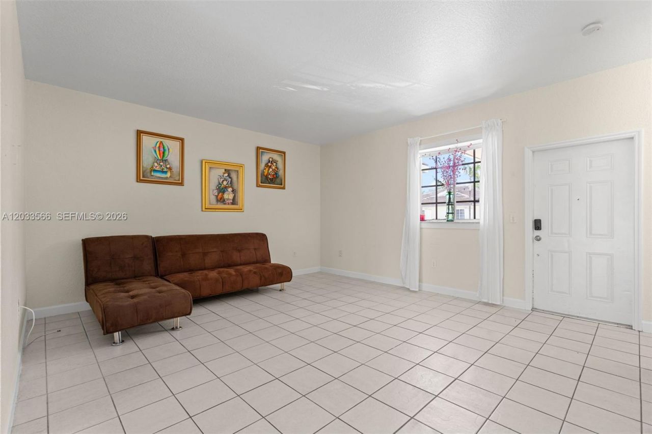 2741 NE 4th St , Unit 202, Homestead, FL 33033 Photo