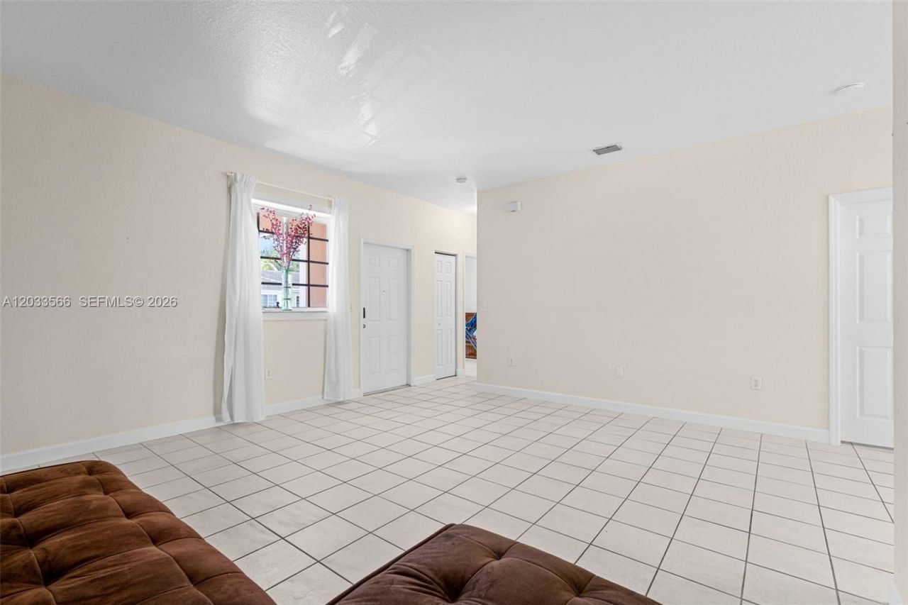 2741 NE 4th St , Unit 202, Homestead, FL 33033 Photo
