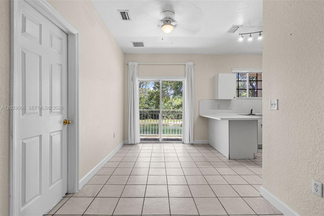 2741 NE 4th St , Unit 202, Homestead, FL 33033 Photo