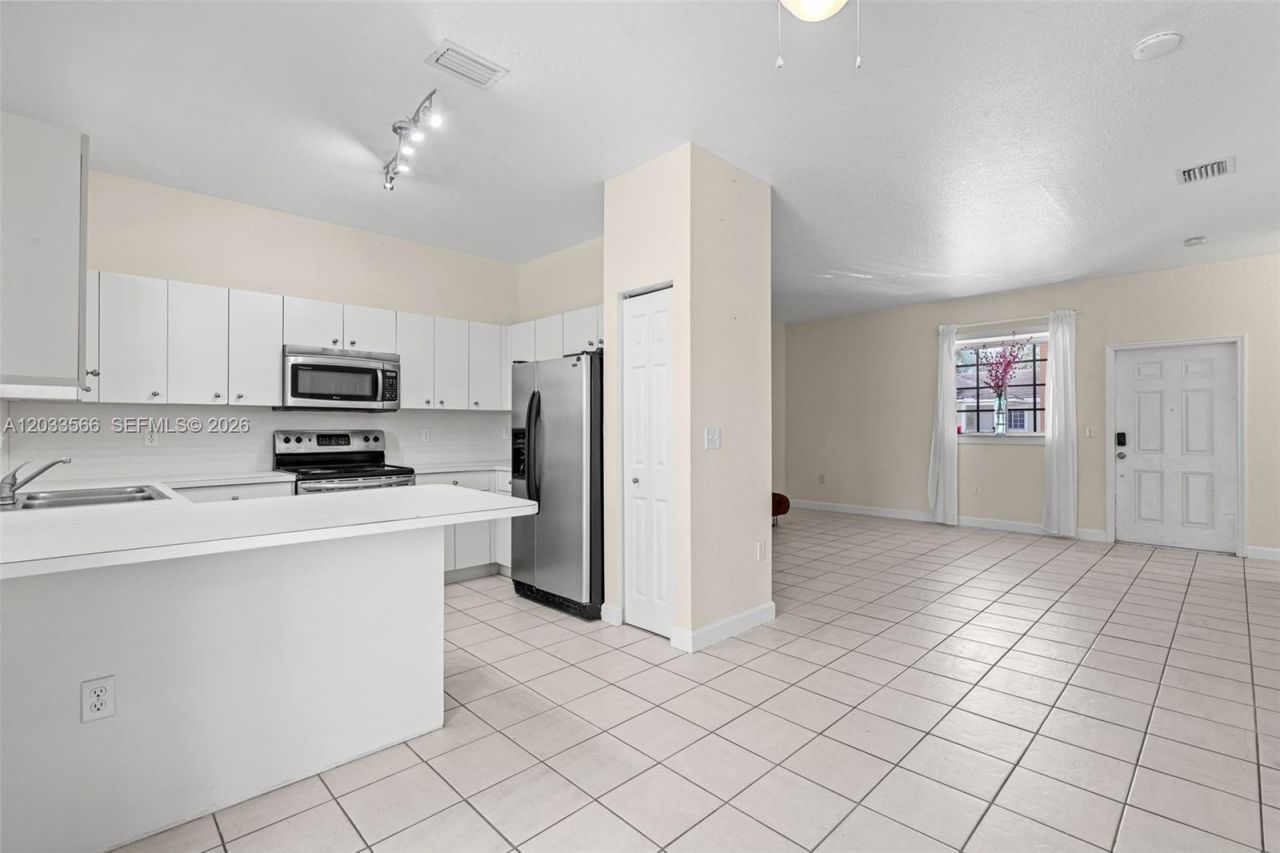 2741 NE 4th St , Unit 202, Homestead, FL 33033 Photo