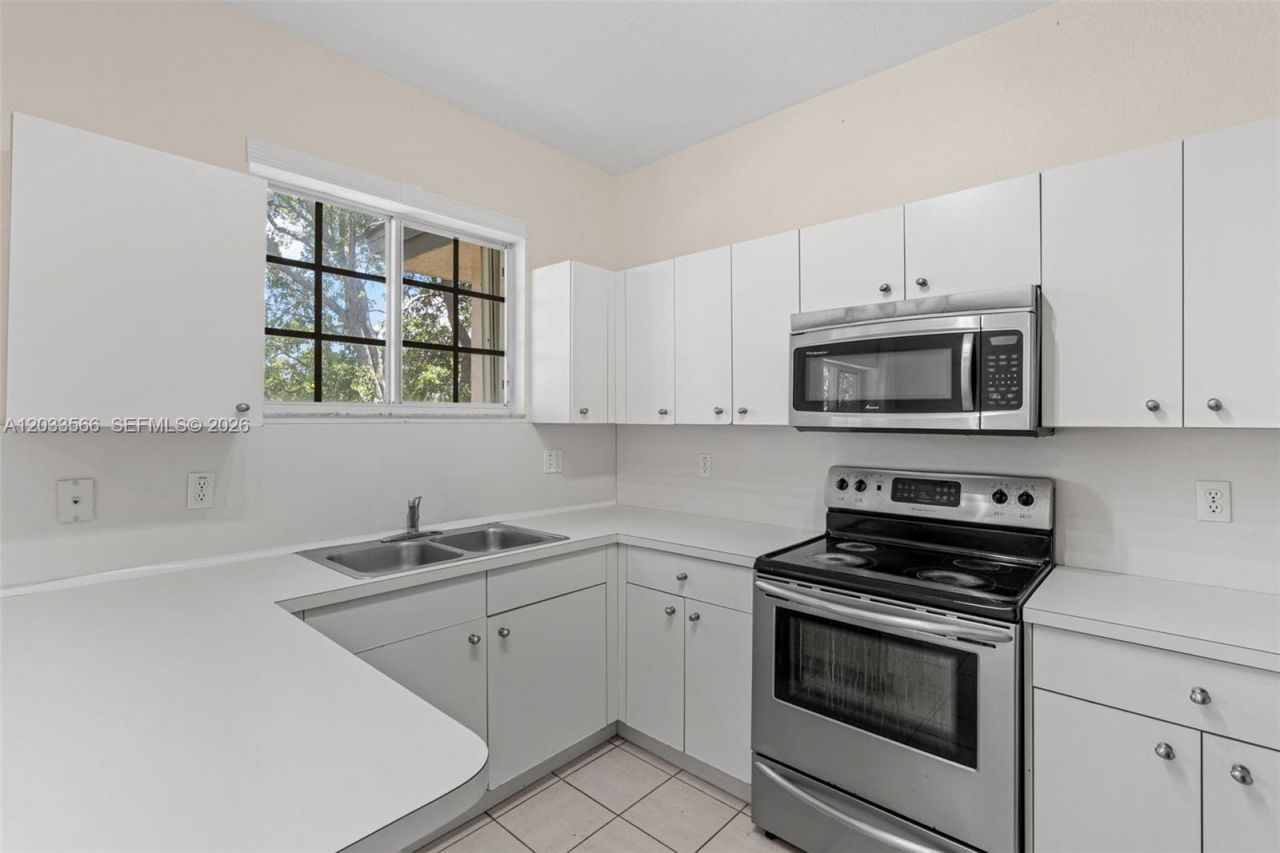 2741 NE 4th St , Unit 202, Homestead, FL 33033 Photo