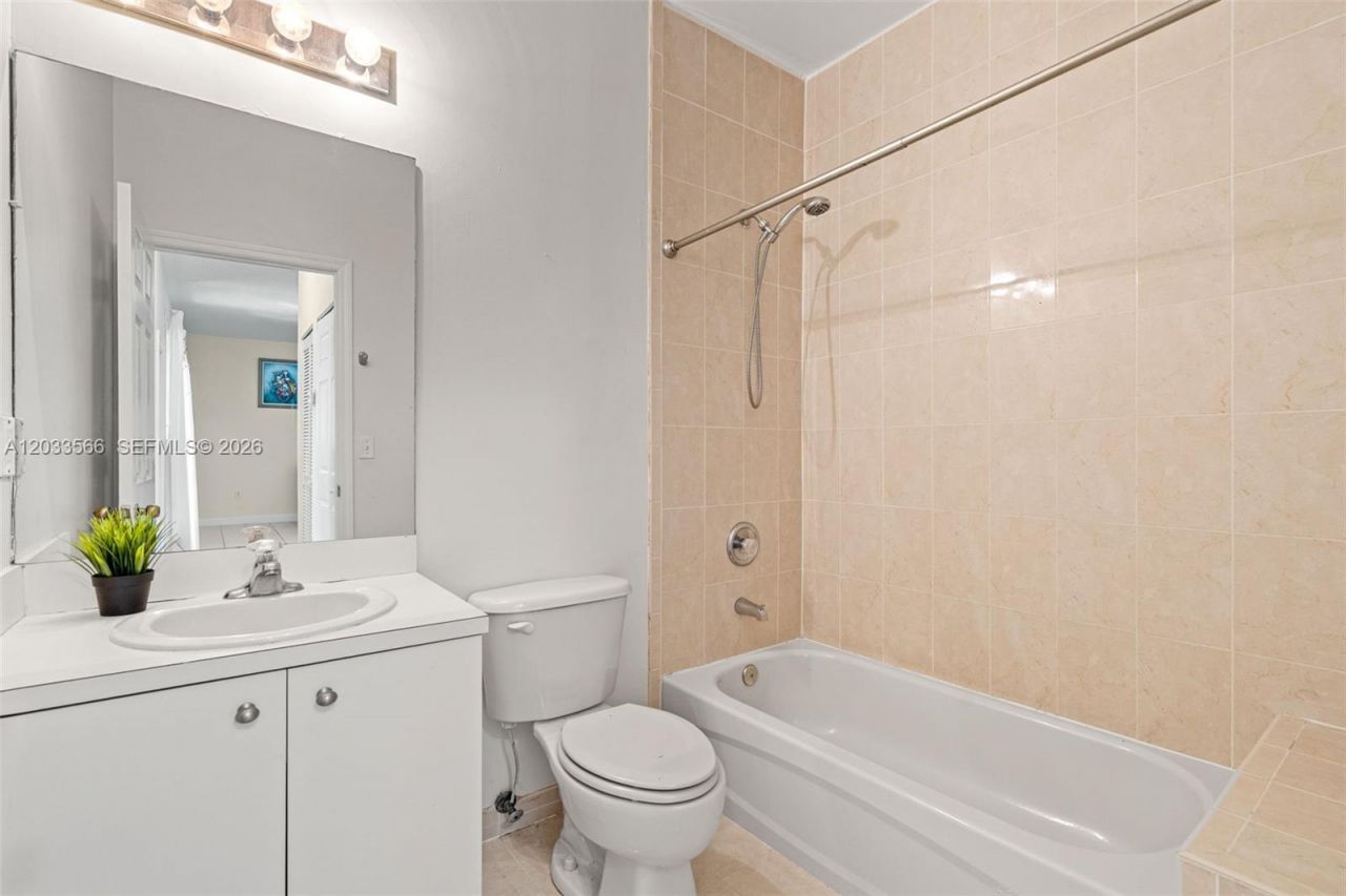 2741 NE 4th St , Unit 202, Homestead, FL 33033 Photo