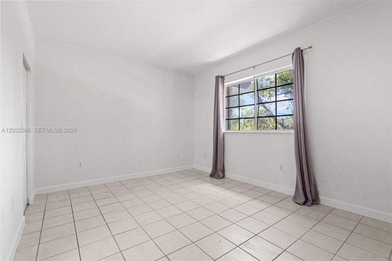 2741 NE 4th St , Unit 202, Homestead, FL 33033 Photo