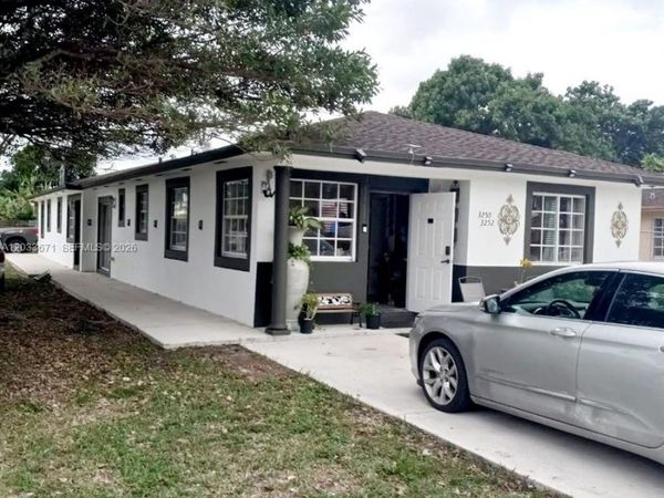 3250 NW 94 ST, Miami, FL 33147