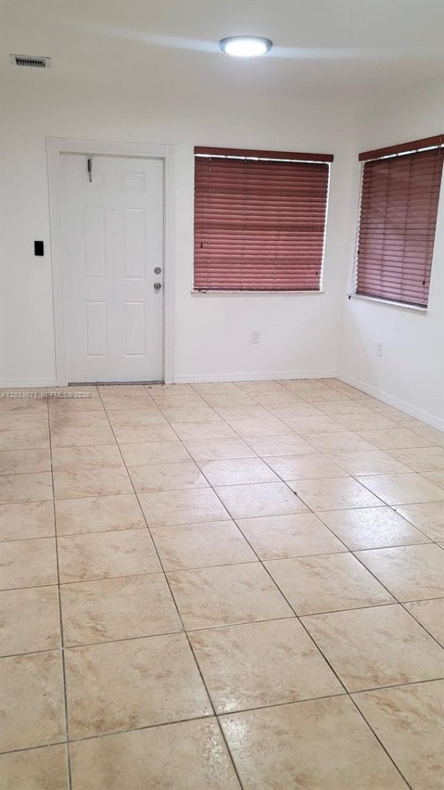 3250 NW 94 St, Miami, FL 33147 Photo