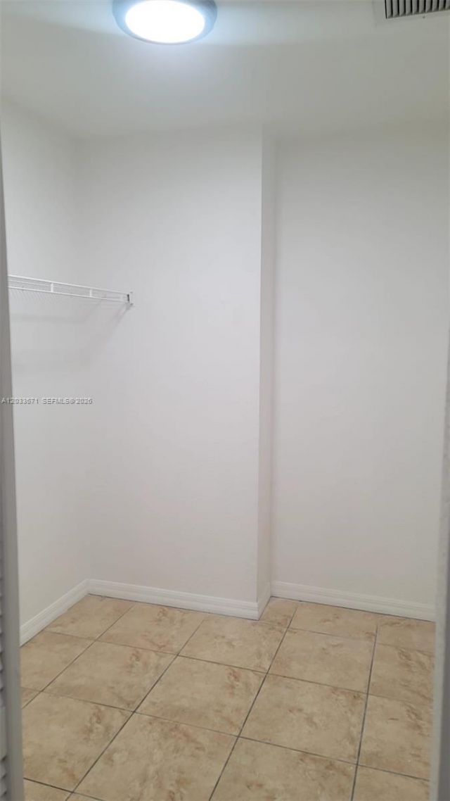 3250 NW 94 St, Miami, FL 33147 Photo