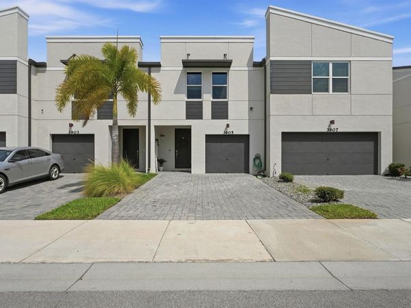 3905 SE Mentmore Lane , Stuart, FL 34997