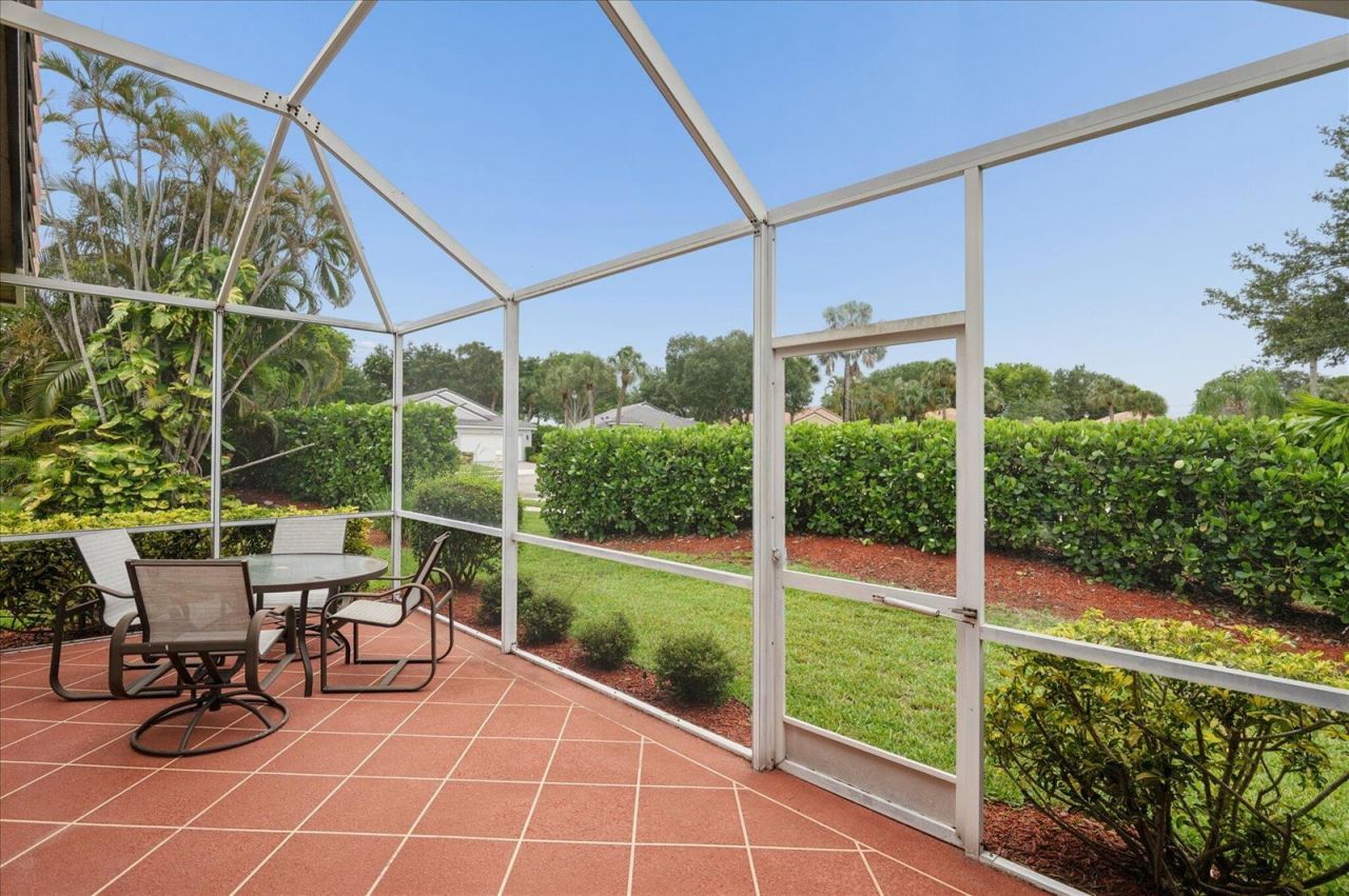 10884 Royal Caribbean Circle , Boynton Beach, FL 33437 Photo