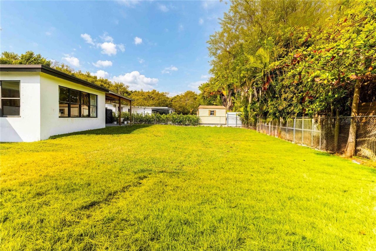 2515 NE 207th Street , Miami, FL 33180 Photo