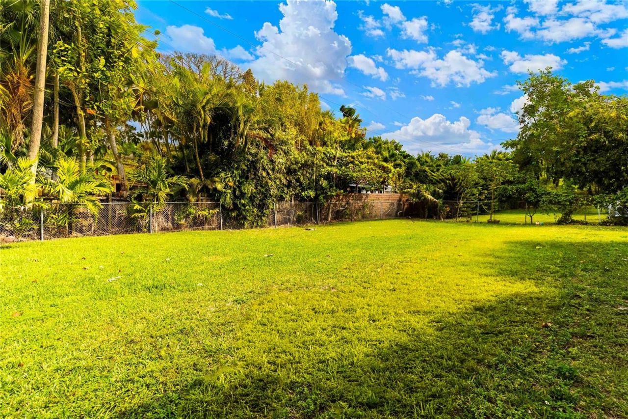 2515 NE 207th Street , Miami, FL 33180 Photo