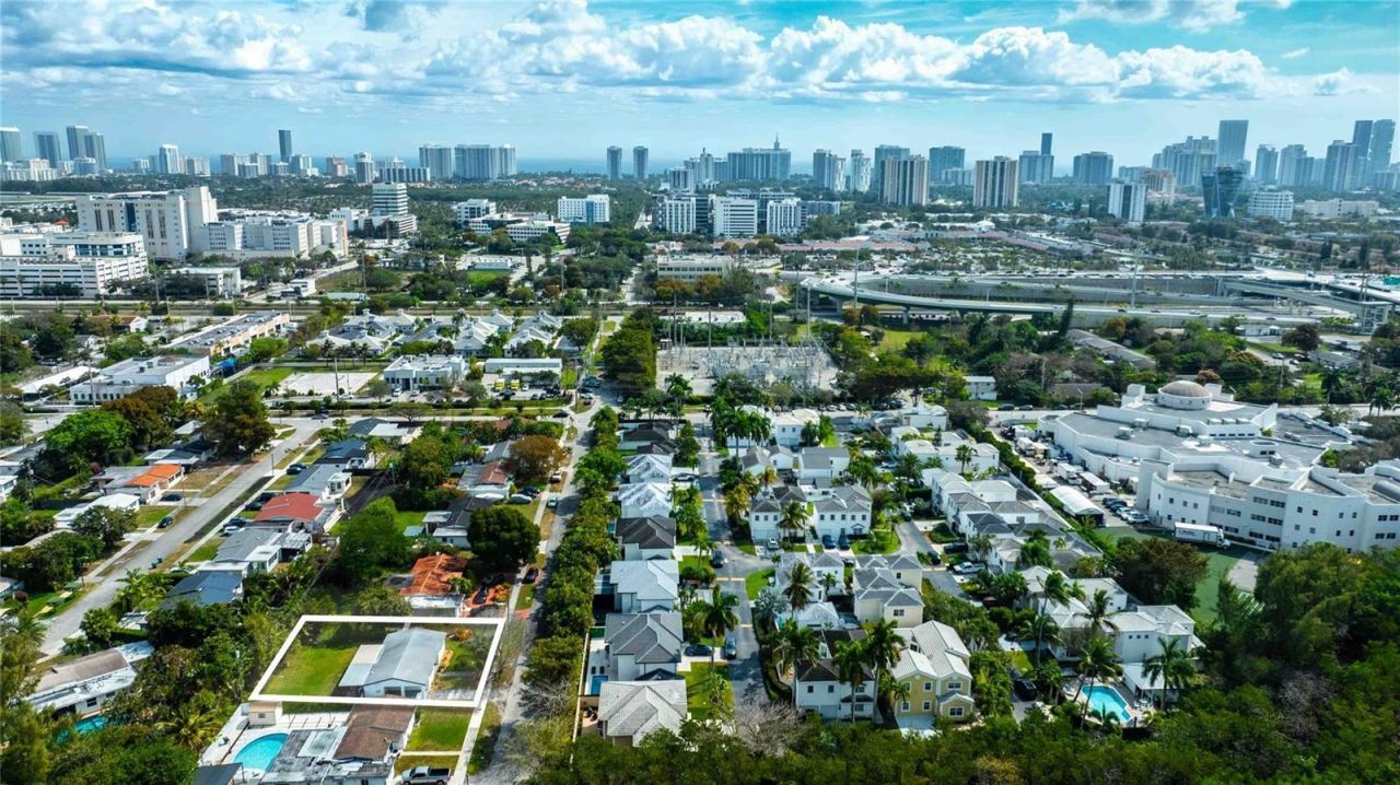 2515 NE 207th Street , Miami, FL 33180 Photo