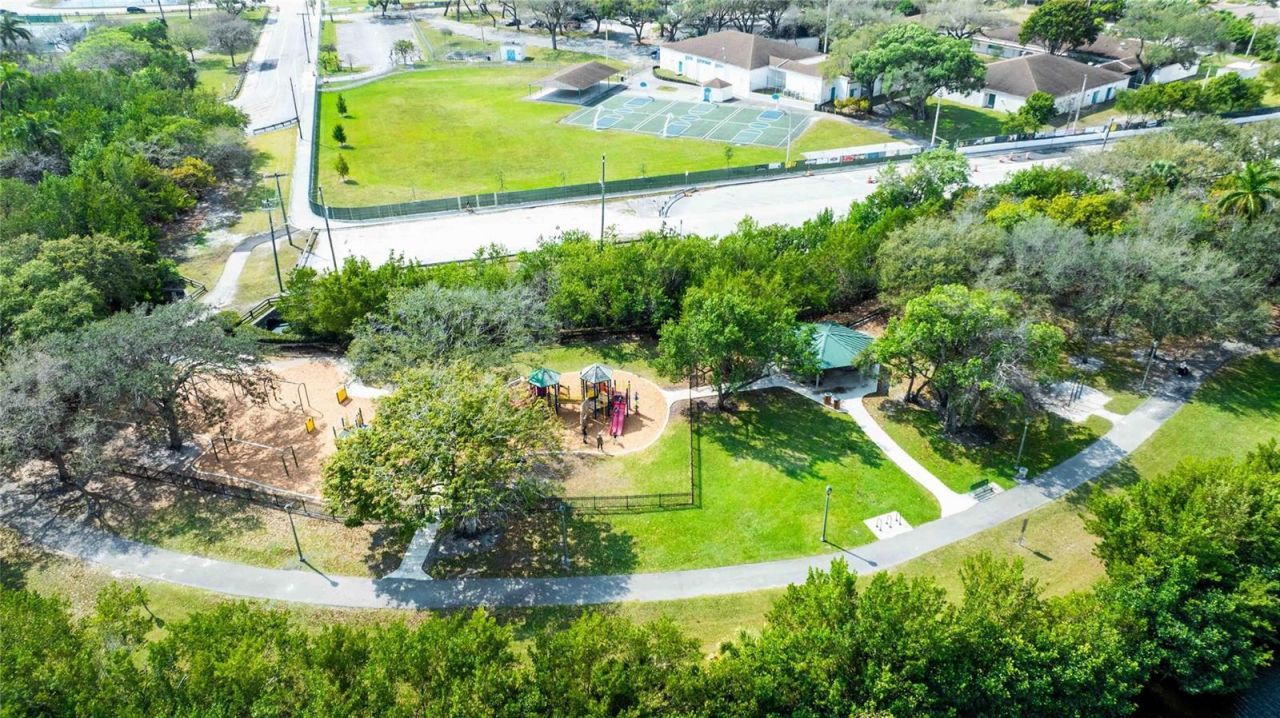 2515 NE 207th Street , Miami, FL 33180 Photo