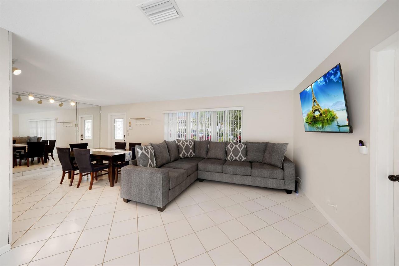 2102 NE 68th Street , Fort Lauderdale, FL 33308 Photo