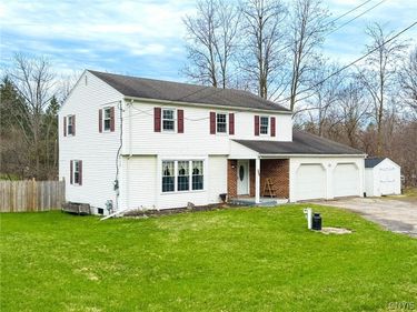2955 Graffenburg Road , New Hartford, NY 13413