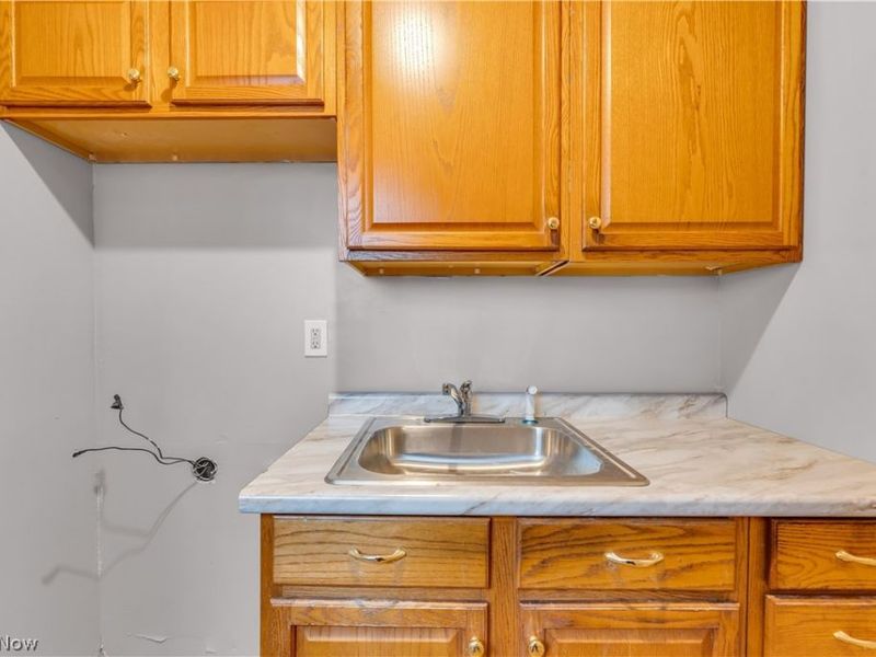 17740 Lake Shore Boulevard , Cleveland, OH 44119 Photo 13