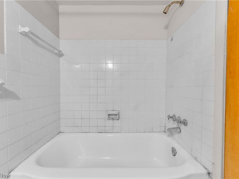 17740 Lake Shore Boulevard , Cleveland, OH 44119 Photo 18
