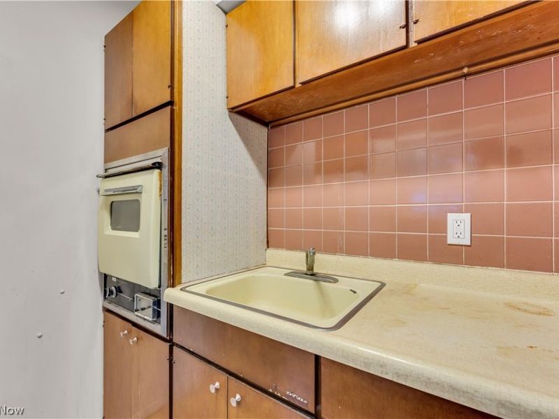 17740 Lake Shore Boulevard , Cleveland, OH 44119 Photo 26