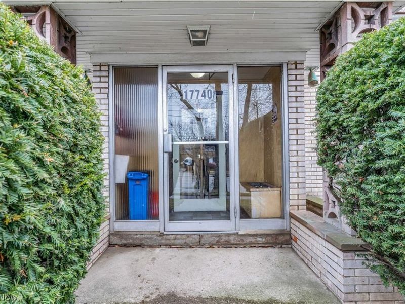 17740 Lake Shore Boulevard , Cleveland, OH 44119 Photo 3