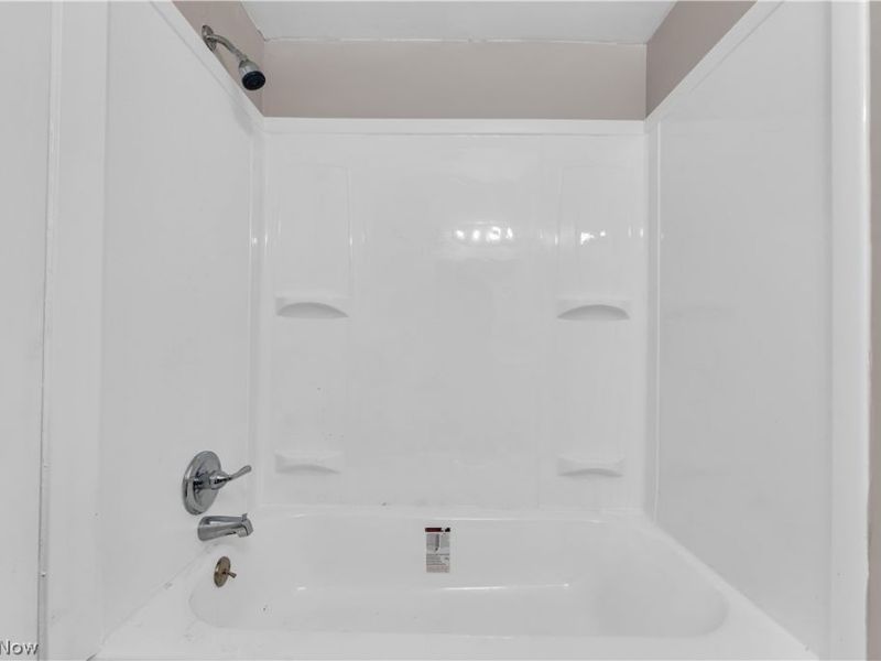 17740 Lake Shore Boulevard , Cleveland, OH 44119 Photo 32