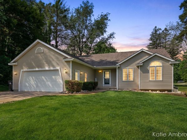 1683 Pinehill Drive, Hastings, MI 49058