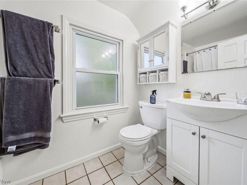 852 Englewood Road , Cleveland Heights, OH 44121 Photo 18