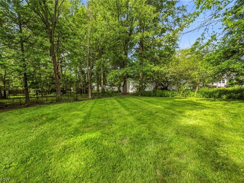 852 Englewood Road , Cleveland Heights, OH 44121 Photo 22