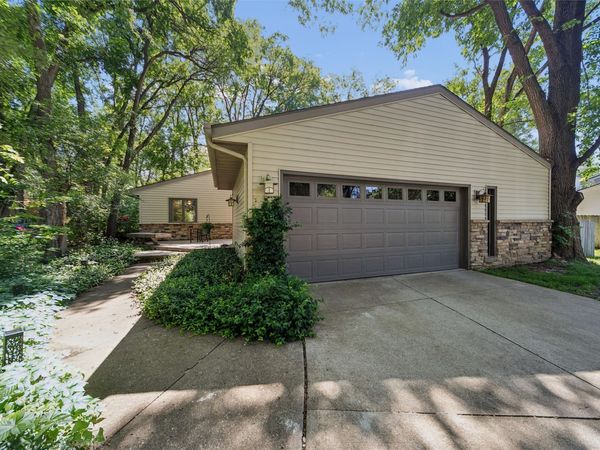 917 55th Street, West Des Moines, IA 50266