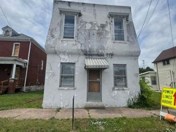 825 S Illinois Street , Belleville, IL 62220