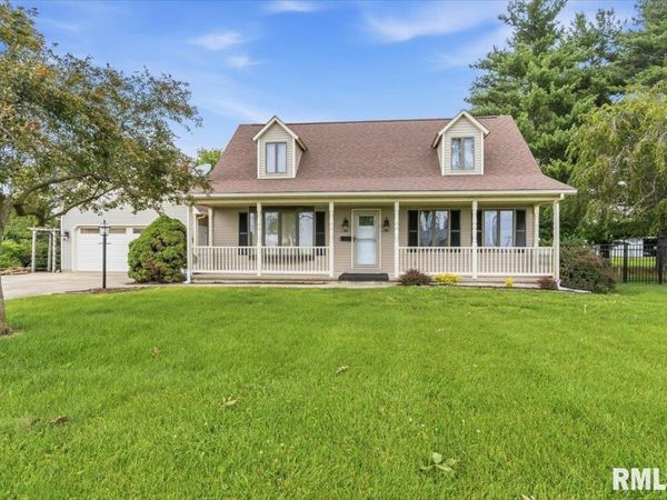186 W SHERMAN Street, Palmyra, IL 62674
