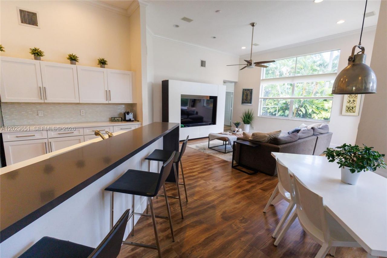 280 Landings Blvd, Unit 280, Weston, FL 33327 Photo