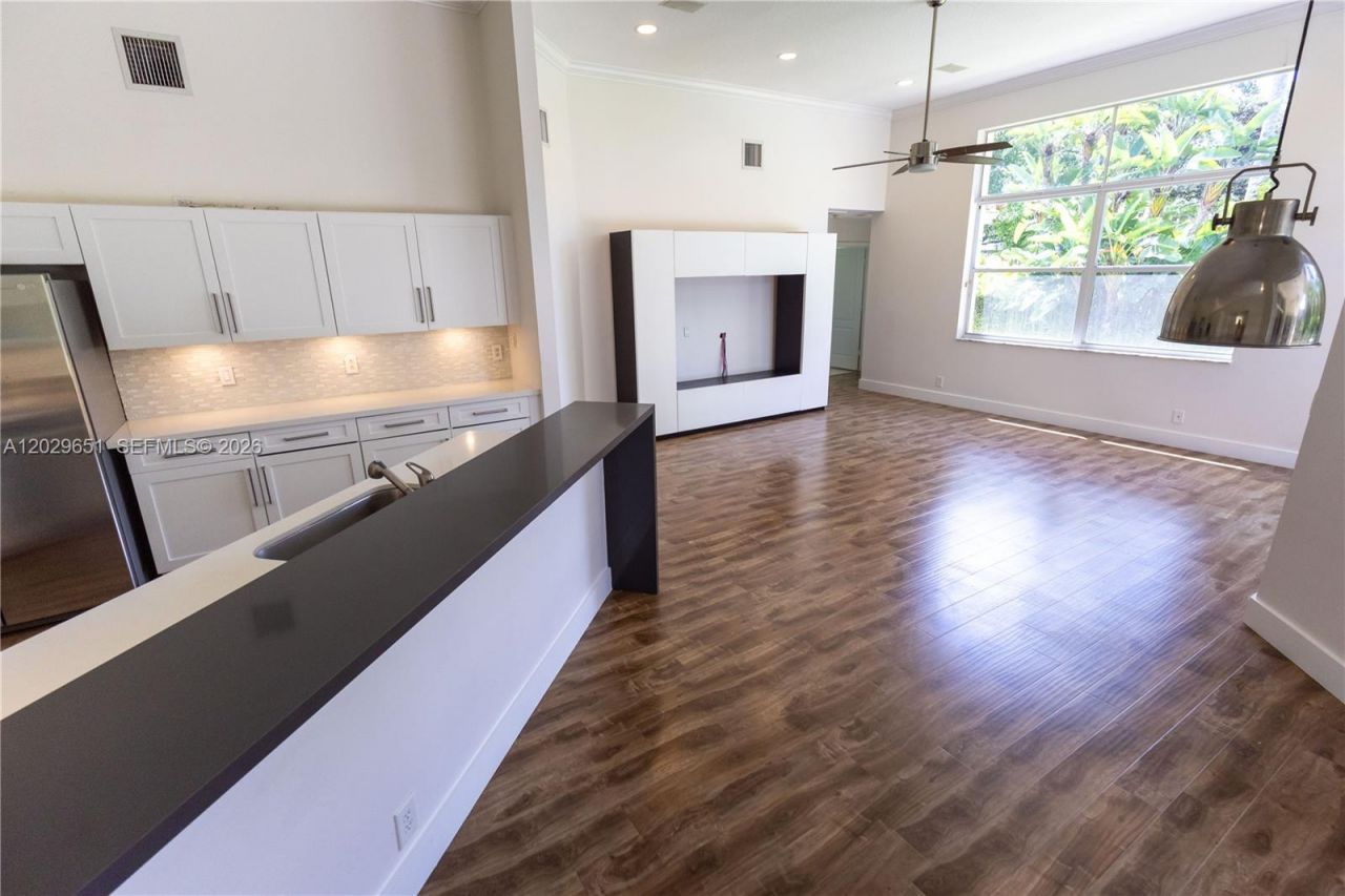 280 Landings Blvd, Unit 280, Weston, FL 33327 Photo