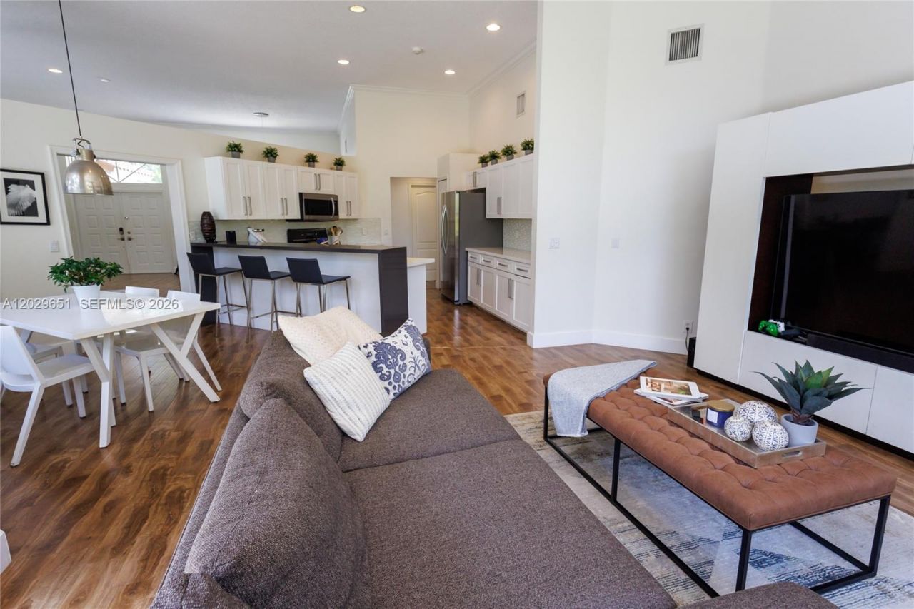 280 Landings Blvd, Unit 280, Weston, FL 33327 Photo