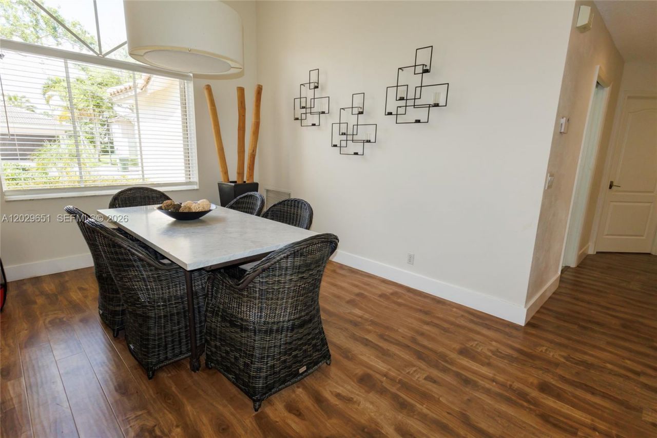 280 Landings Blvd, Unit 280, Weston, FL 33327 Photo