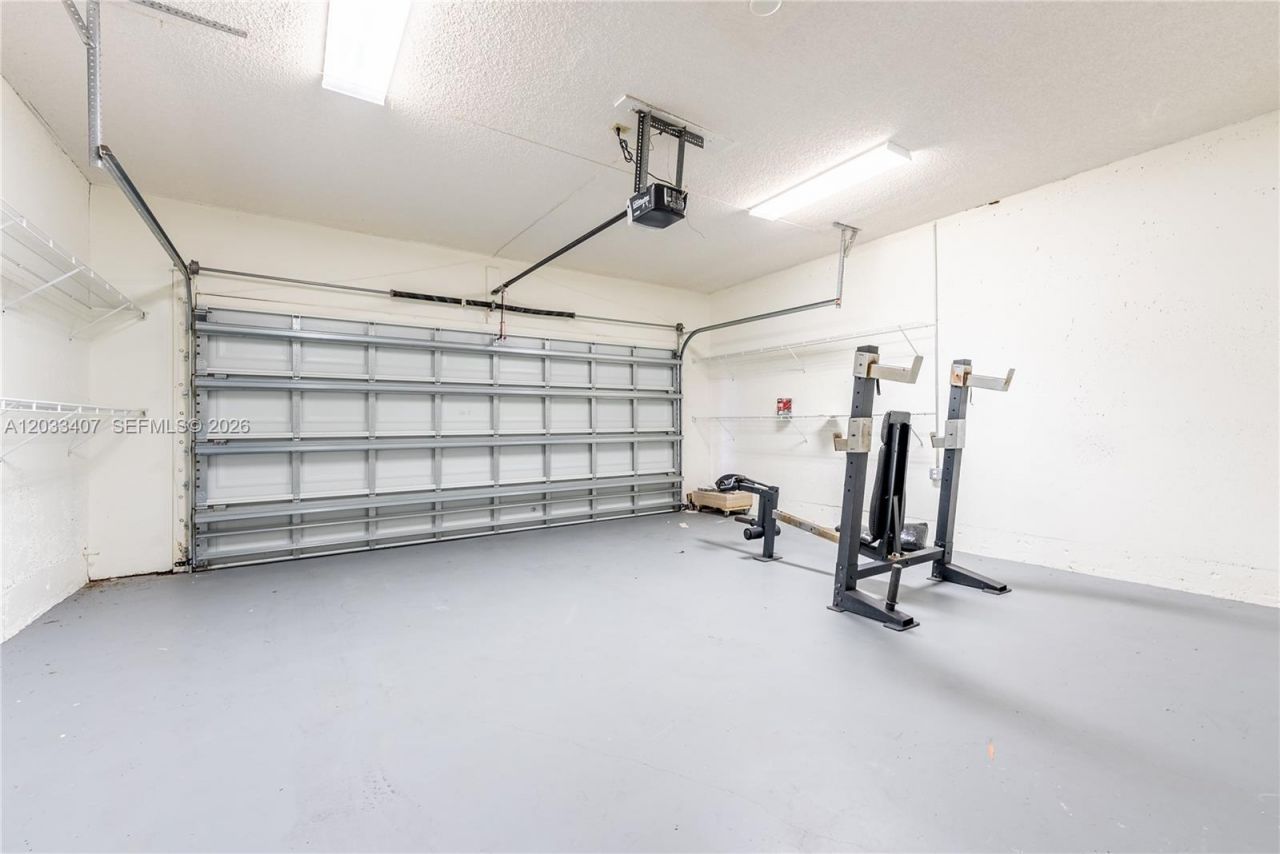 19160 NW 82nd Cir Ct , Unit 31L, Hialeah, FL 33015 Photo