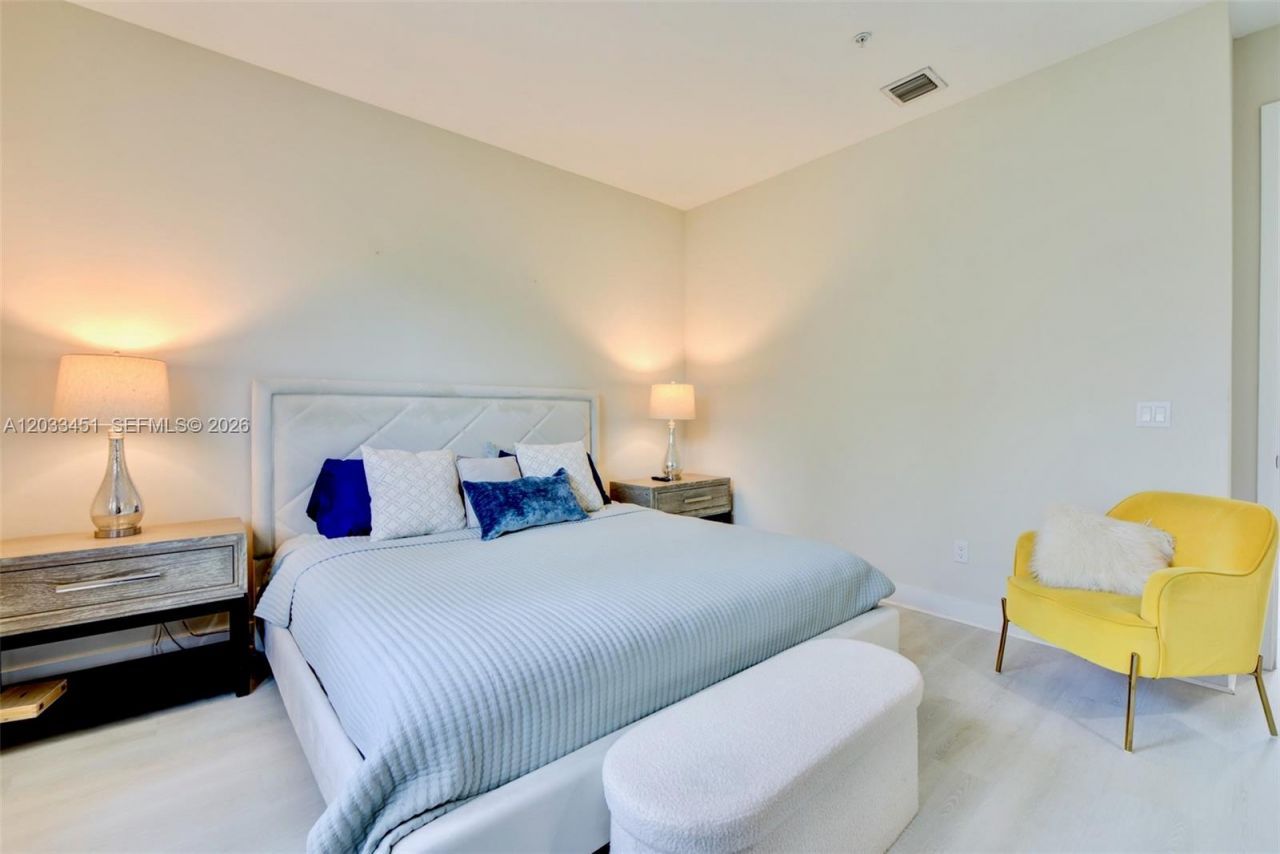 20930 NW 1st St , Pembroke Pines, FL 33029 Photo