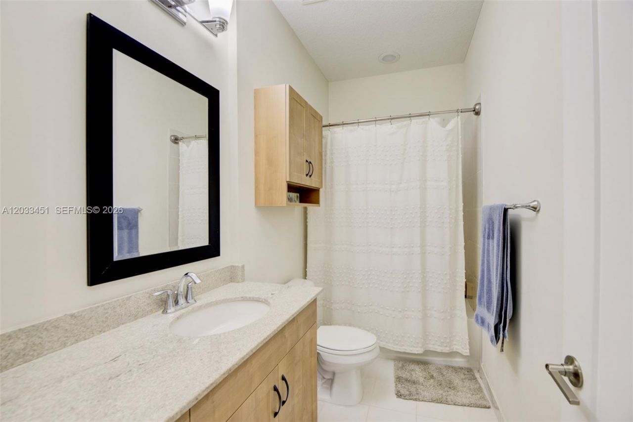 20930 NW 1st St , Pembroke Pines, FL 33029 Photo