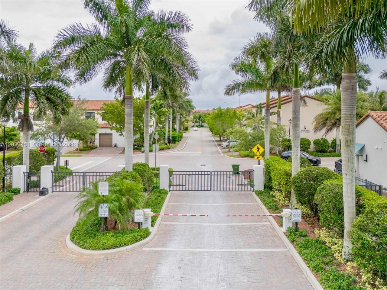 20930 NW 1st St , Pembroke Pines, FL 33029 Photo