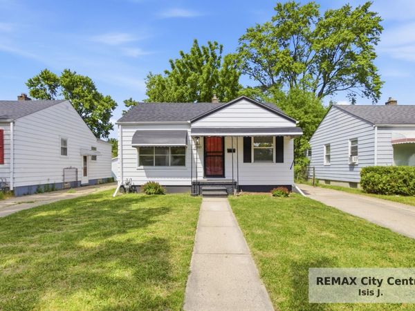 18985 Woodland Street, Harper Woods, MI 48225