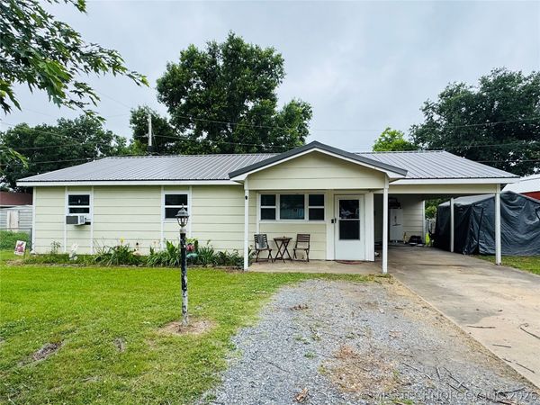 307 NW 6th , Wilburton, OK 74578