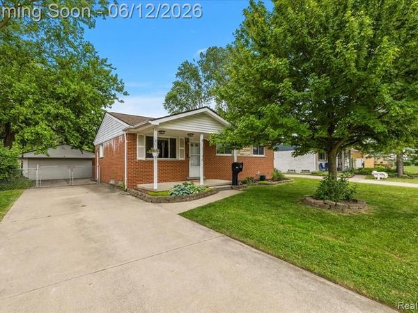 1146 Harrison Avenue, Garden City, MI 48135