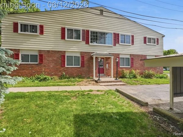 701 W Maple Road, Clawson, MI 48017
