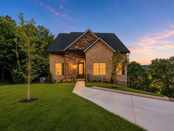 701 Harpeth Knoll Ct , Nashville, TN 37221