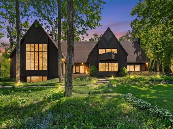 1425 Bay View Heights, Petoskey, MI 49770