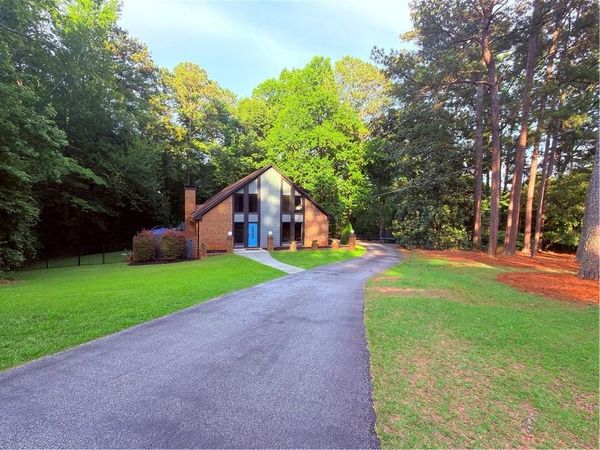 1605 Saint Tropez Way, Atlanta, GA 30350