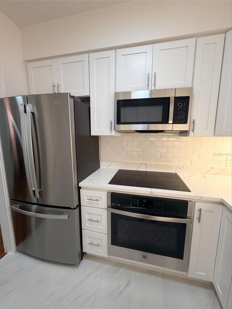 1221 N Palm Avenue , Unit 204, Sarasota, FL 34236 Photo