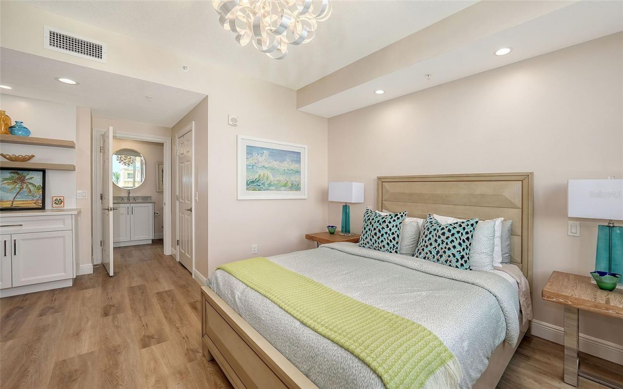 800 N Tamiami Trail , Unit 312, Sarasota, FL 34236 Photo
