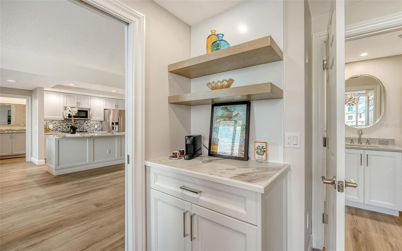 800 N Tamiami Trail , Unit 312, Sarasota, FL 34236 Photo