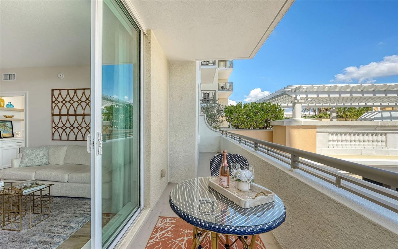 800 N Tamiami Trail , Unit 312, Sarasota, FL 34236 Photo